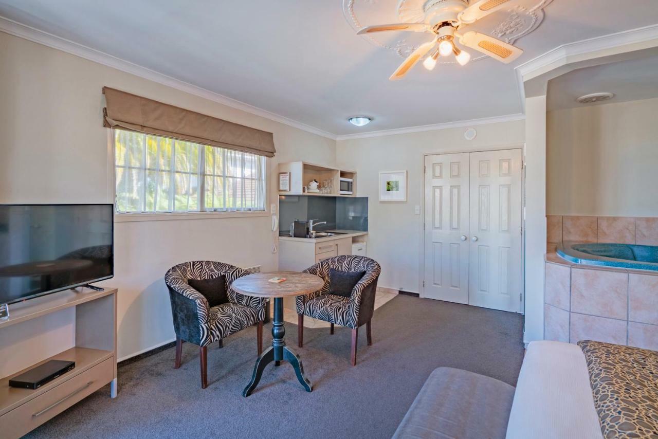 Silver Fern Rotorua Suites & Spa Zewnętrze zdjęcie A typical studio apartment