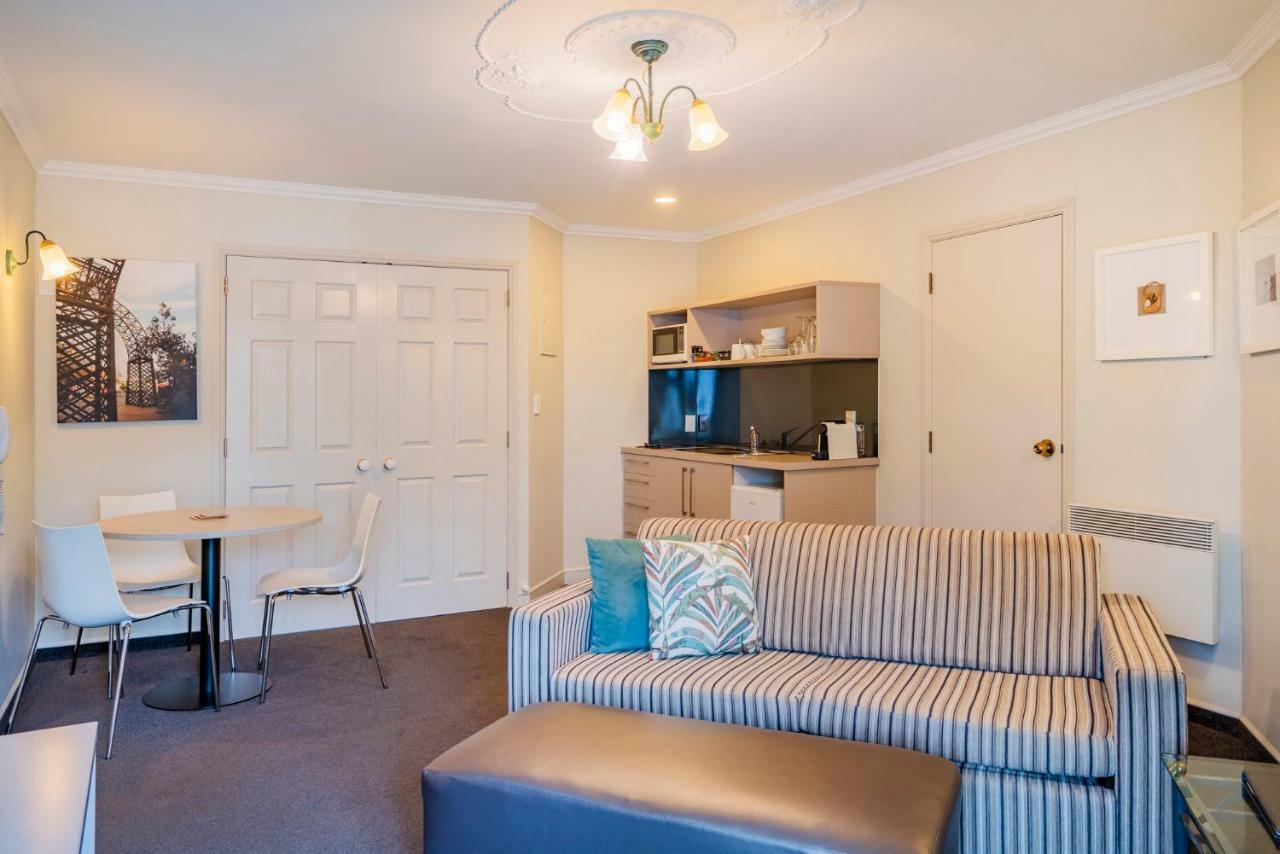 Silver Fern Rotorua Suites & Spa Zewnętrze zdjęcie A typical studio apartment