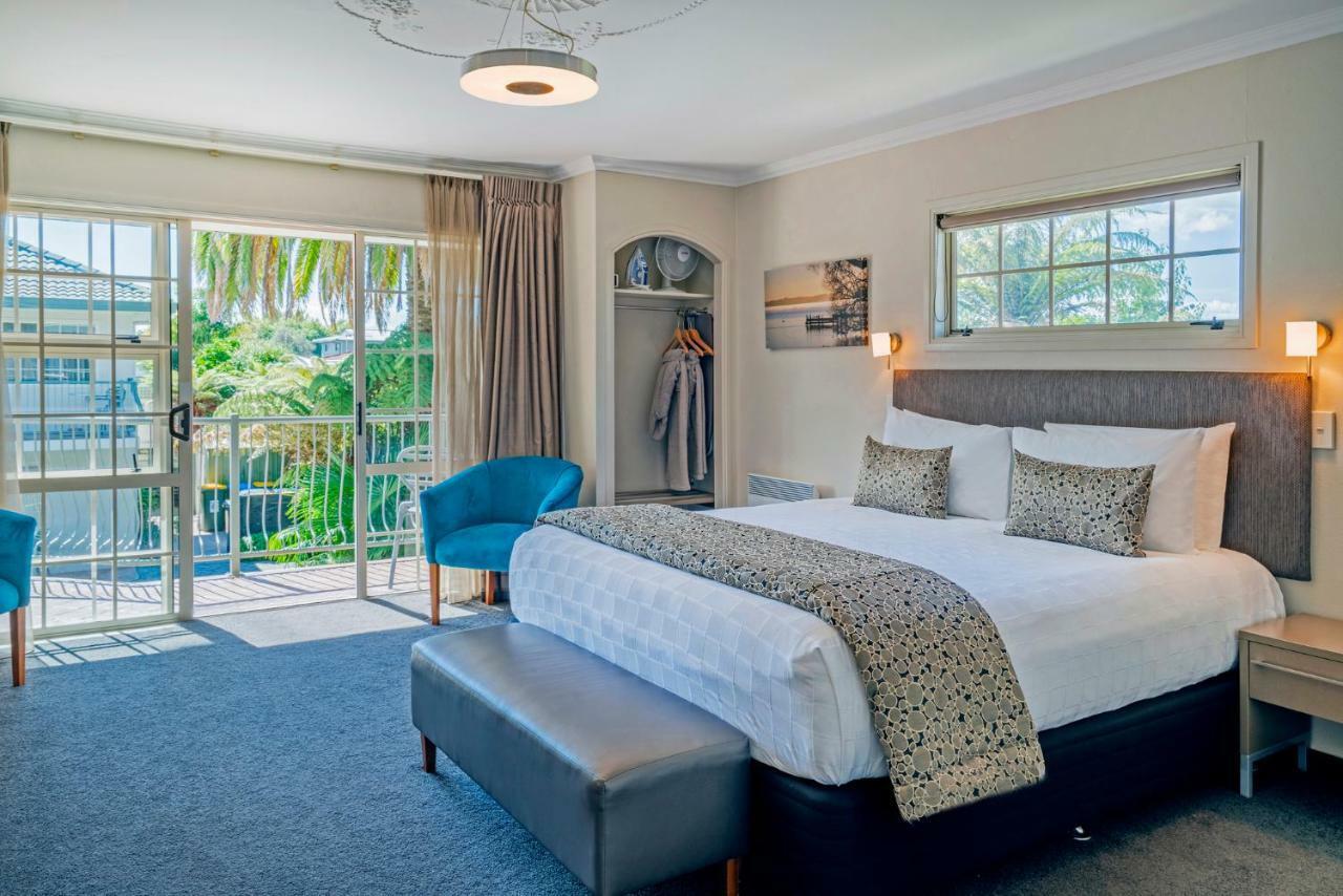 Silver Fern Rotorua Suites & Spa Zewnętrze zdjęcie A bedroom at the hotel