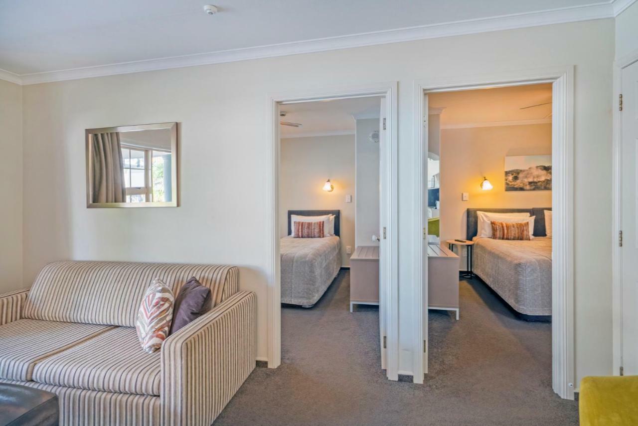 Silver Fern Rotorua Suites & Spa Zewnętrze zdjęcie A typical two bedroom apartment