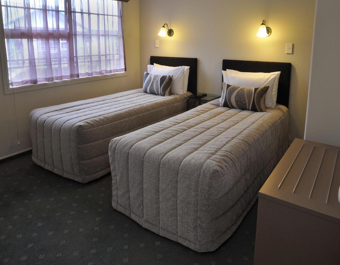 Silver Fern Rotorua Suites & Spa Zewnętrze zdjęcie A typical motel room